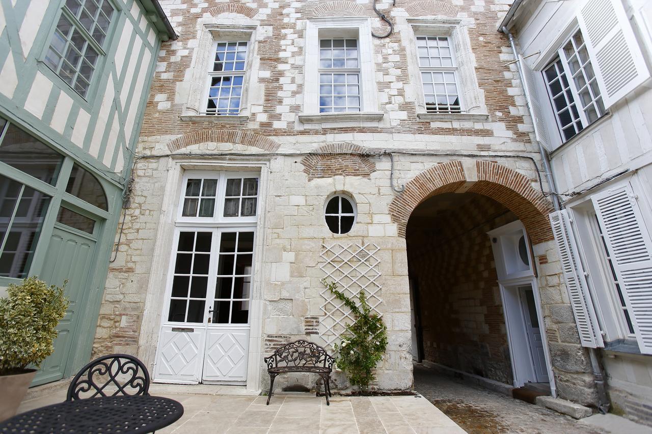 טרואה Hotel Saint Georges מראה חיצוני תמונה The house of François Quesnay in Châteauneuf-sur-Sarthe