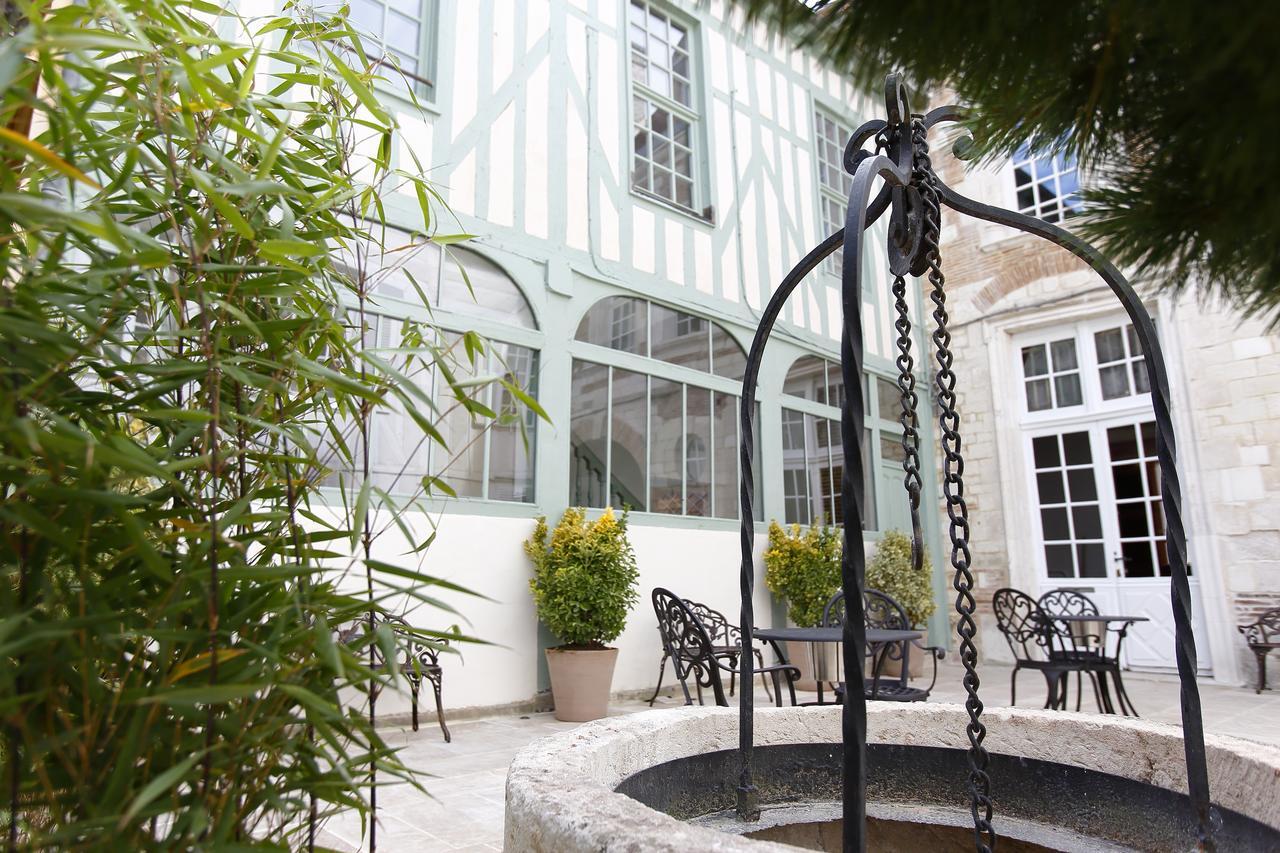 טרואה Hotel Saint Georges מראה חיצוני תמונה The courtyard of the hotel