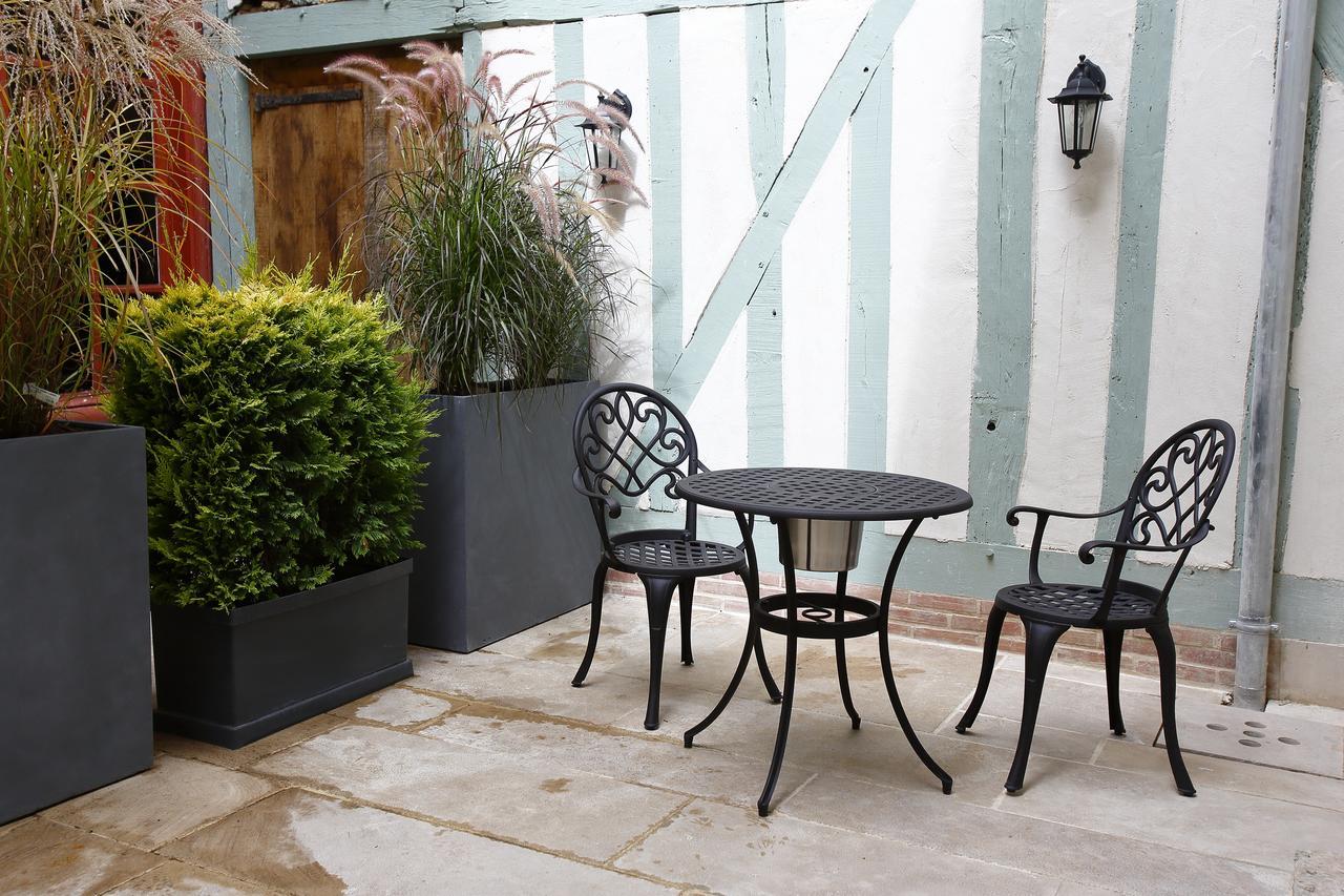 טרואה Hotel Saint Georges מראה חיצוני תמונה A cast aluminium patio set