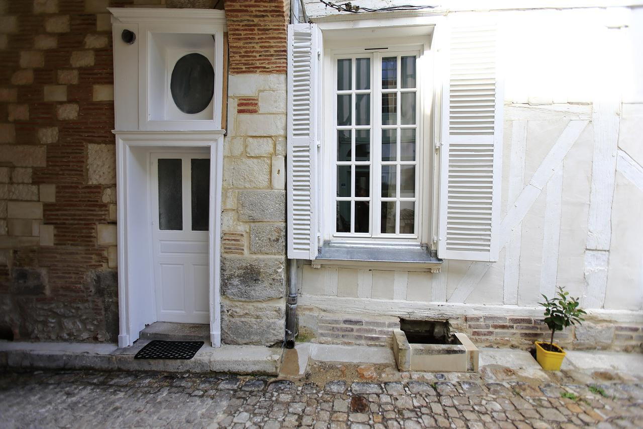 טרואה Hotel Saint Georges מראה חיצוני תמונה The house of Jean-Baptiste Charpentier in Angers