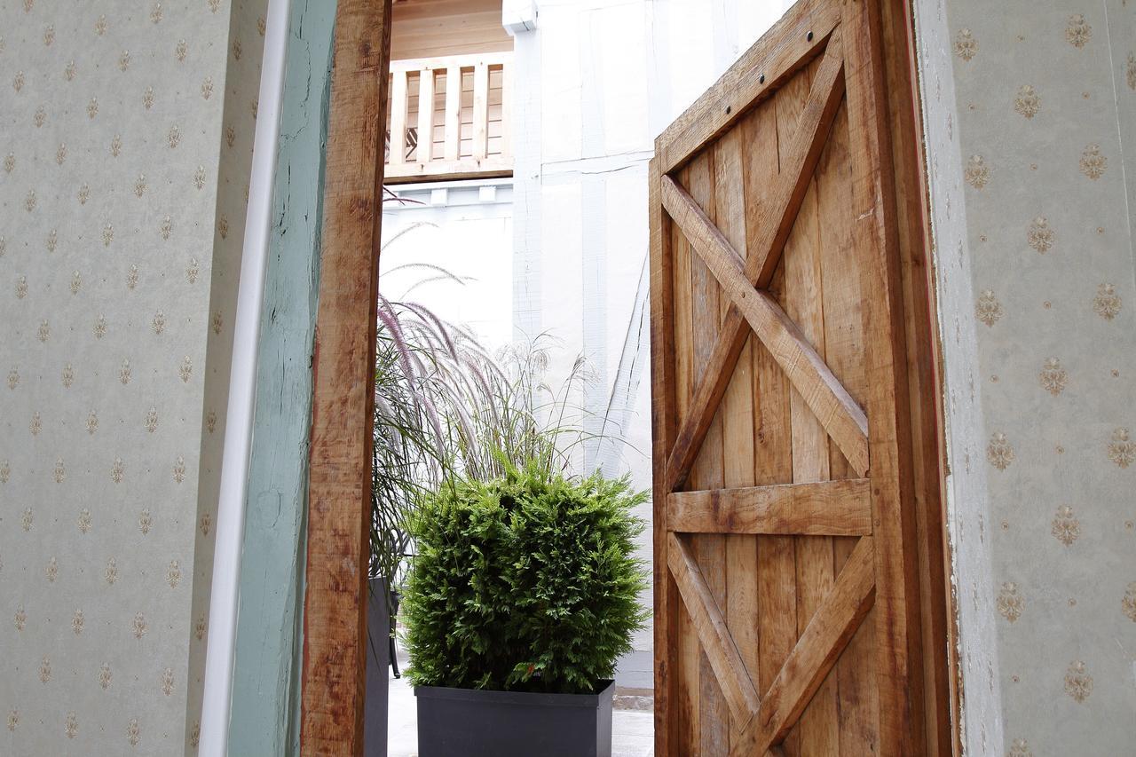 טרואה Hotel Saint Georges מראה חיצוני תמונה The entrance to the courtyard